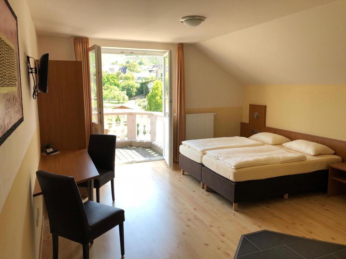 Hotel & Restaurant Bruehler Hof Wintrich Exteriér fotografie